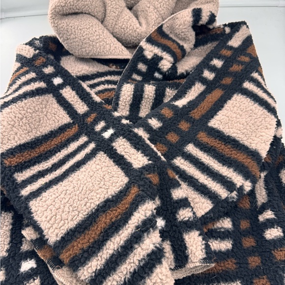 Plaid Sherpa Jacket - Picture 1 of 4